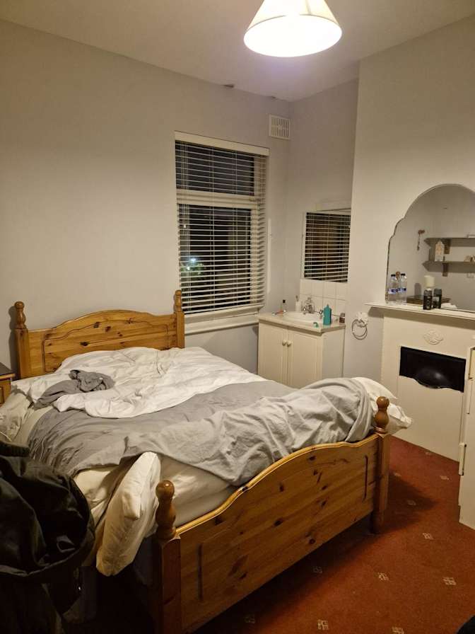 Nury's room