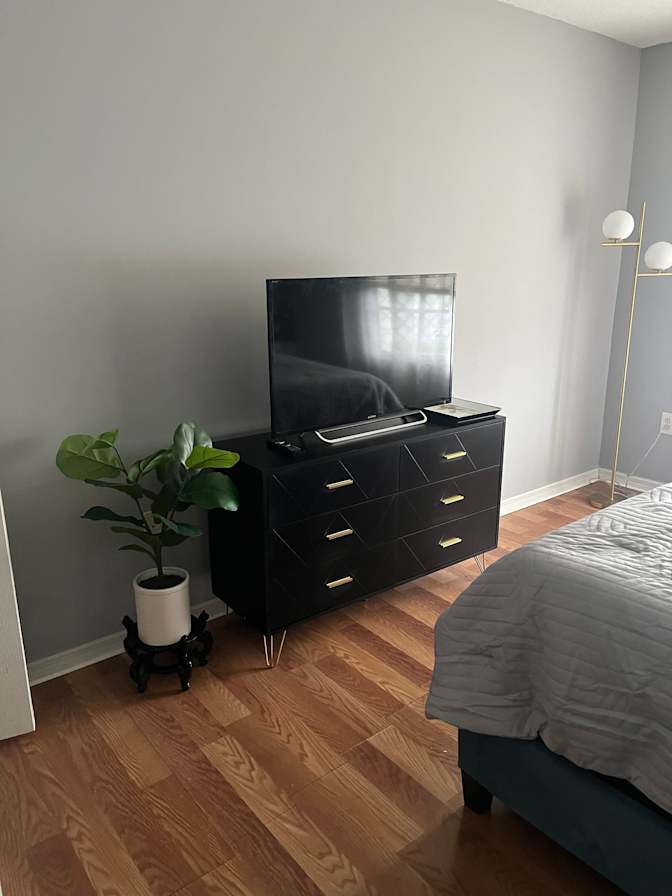 Debra Thomas's room