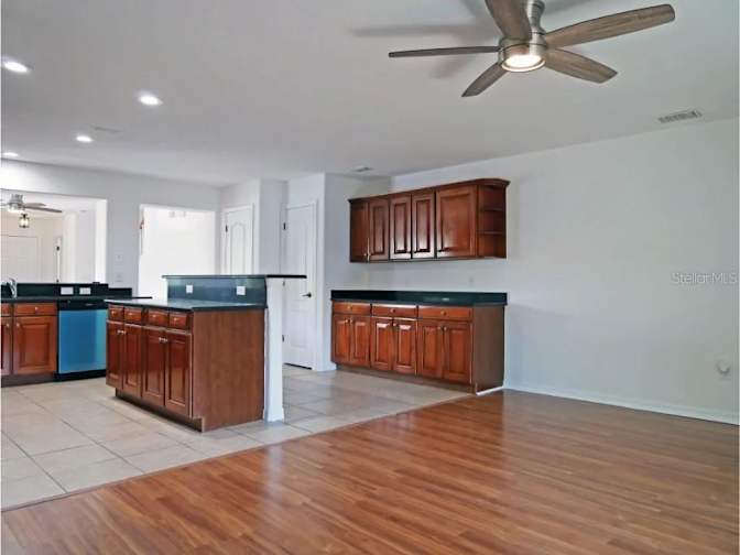 Leasing's room
