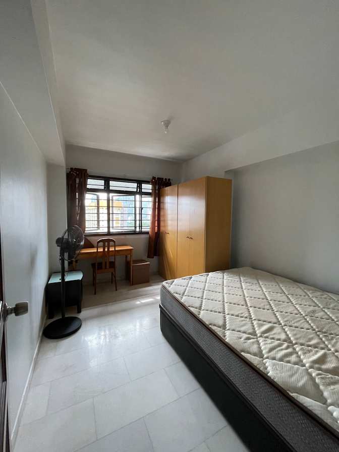 Ken's room