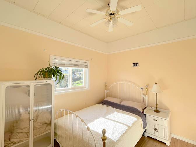 Caitlin L's room
