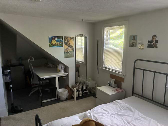 Hector Jiang's room