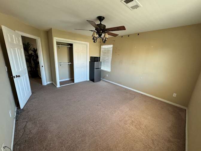 Tom & Vanesa's room