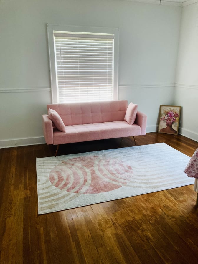 Avenue's room