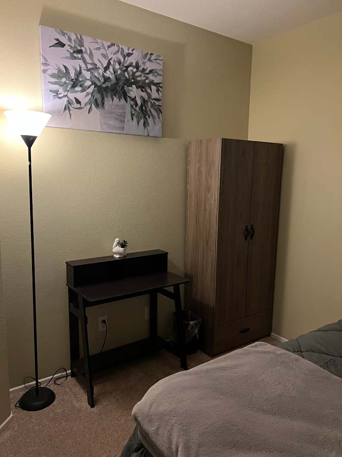 Mercedes's room
