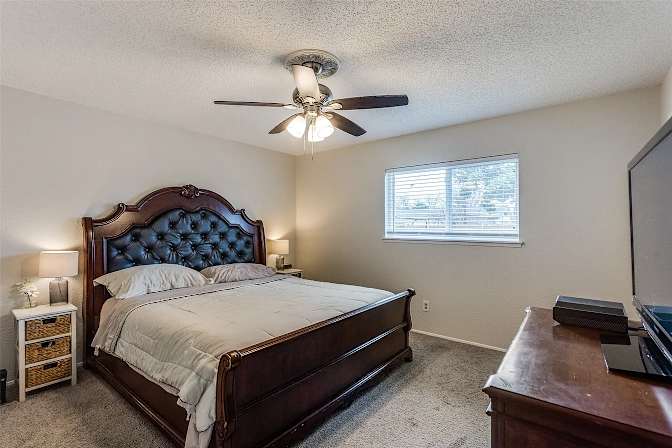 Louis's room