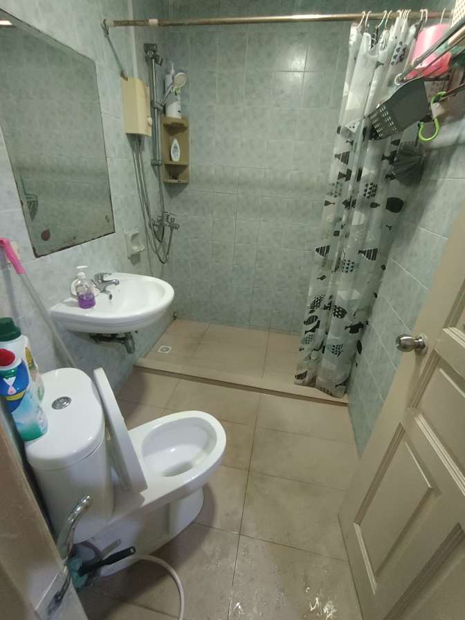 d's room