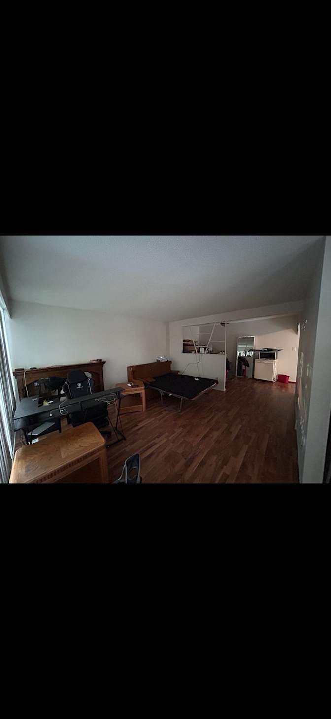 Frank samnani's room