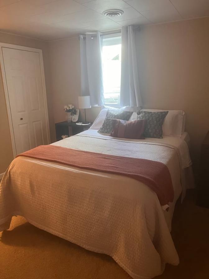 Naomi's room