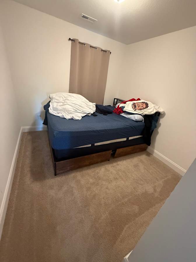 Desmond's room