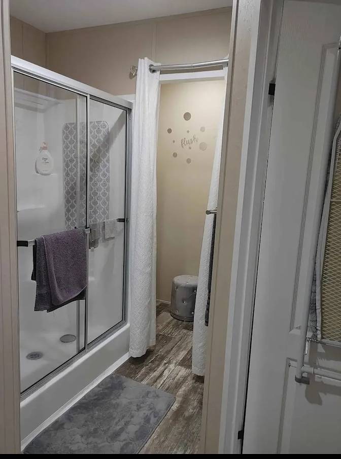 Alcove Rooms's room