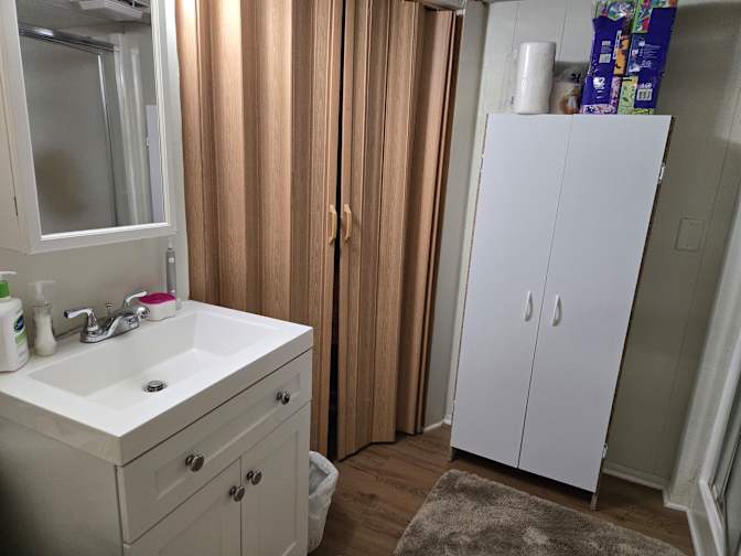 Linda Thomas's room