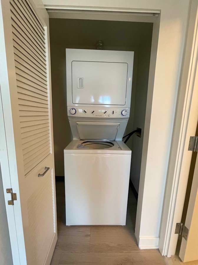 Golden Gate Rentals's room