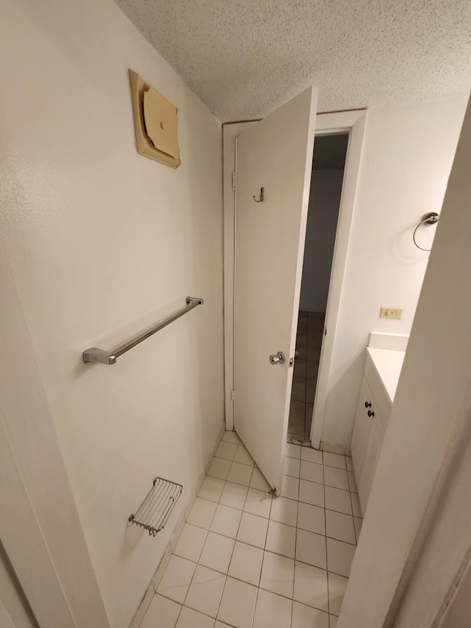 Carlos's room