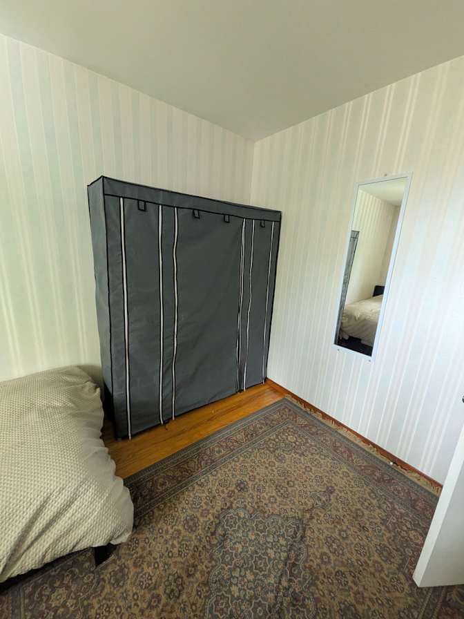 Shaheera R's room