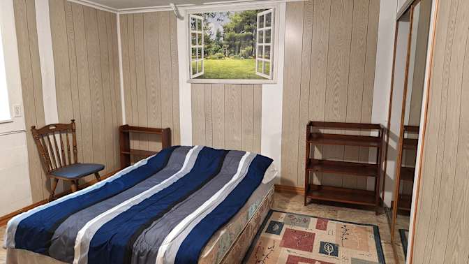 Arzi Usan's room