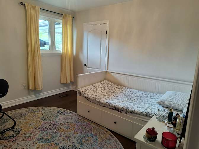 Goli's room