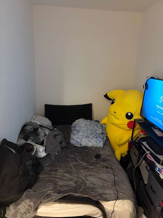Mezmin's room