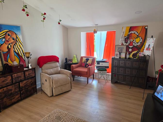 CHEMAYE's room