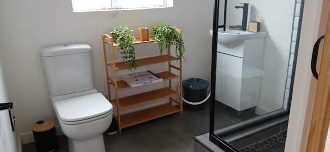 RUTH SAULS's room