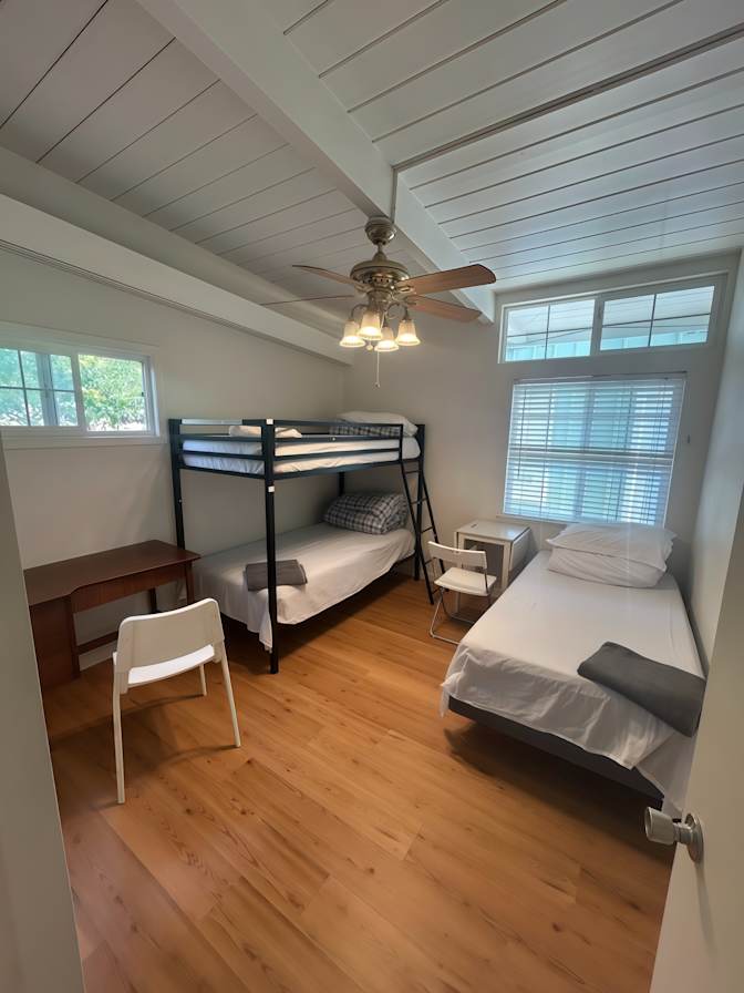 Julia Va's room