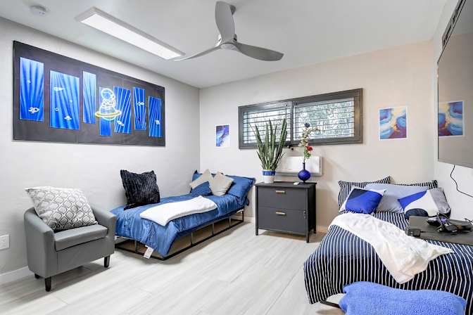 Dennis Lev's room