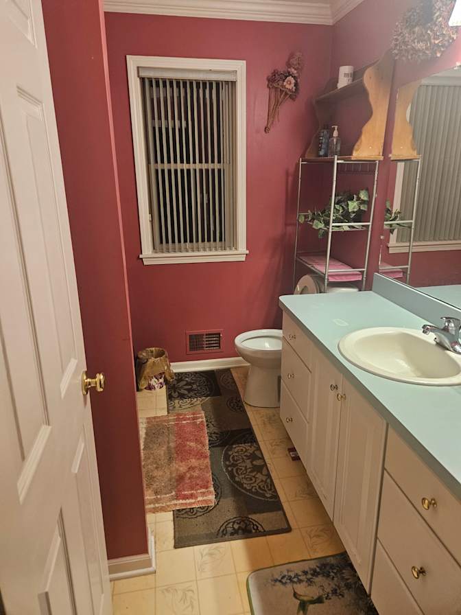 Debra L Kudrycki's room
