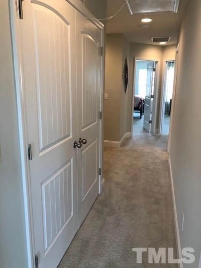 Alcove Rooms's room