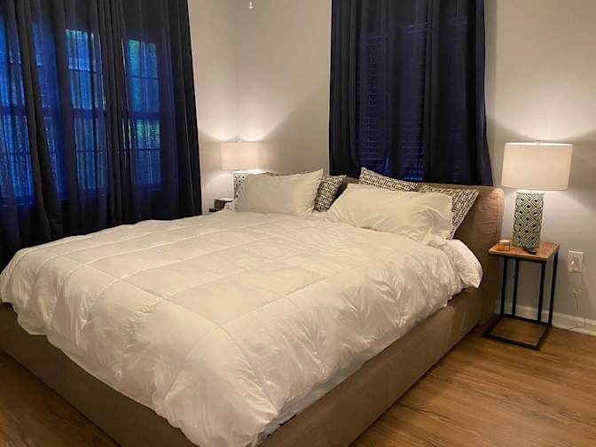 Alcove Rooms's room