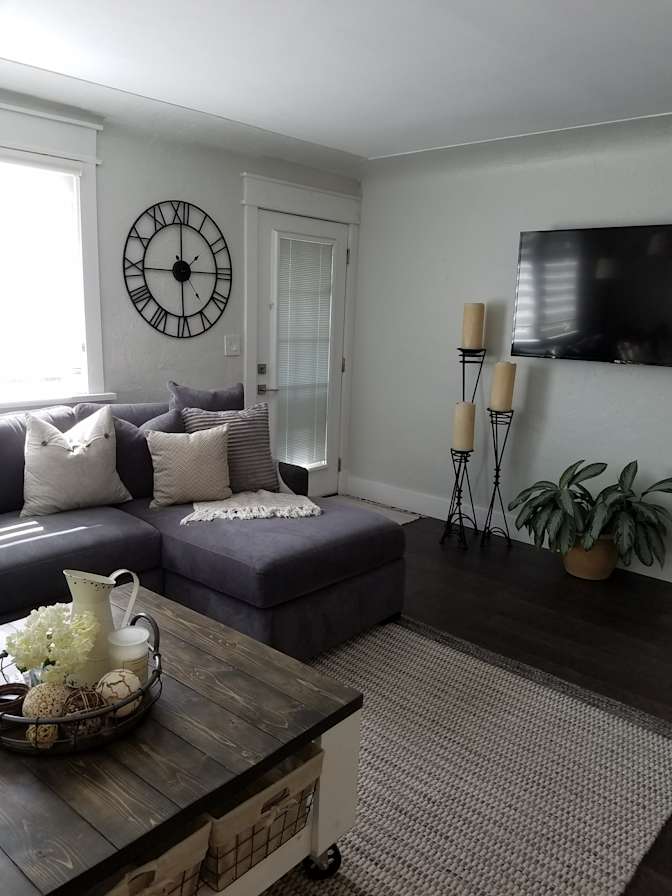 Aviva's room