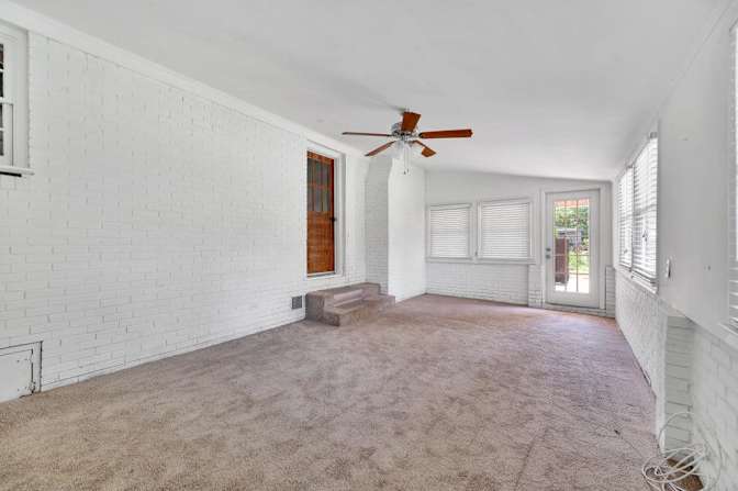 lifedoorrentals's room