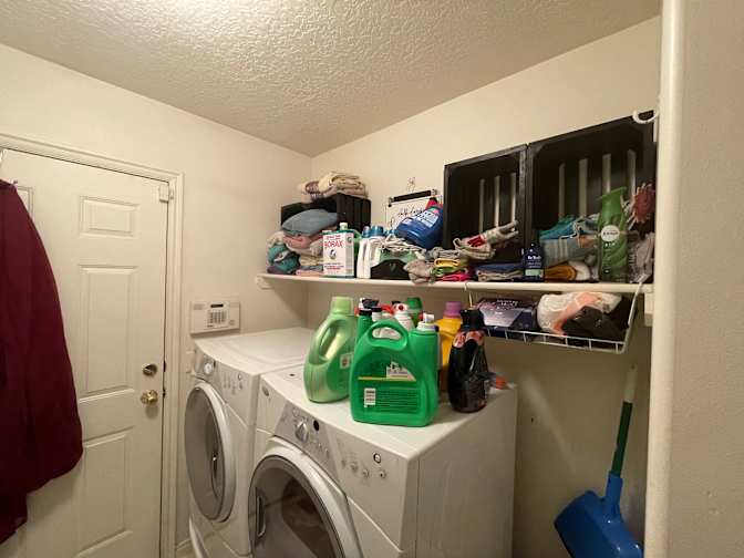 Destry's room