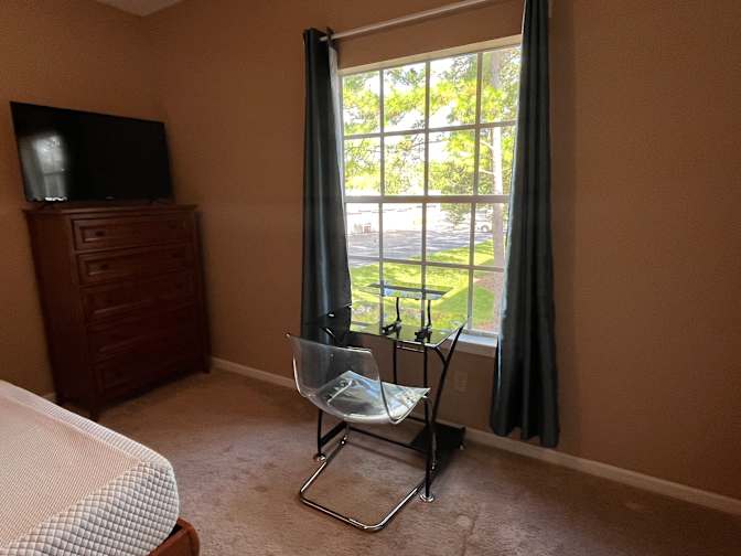 Dee's room