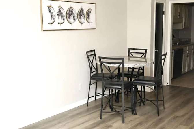 Alcove Rooms's room