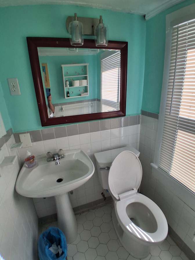 Glenda Elkins's room