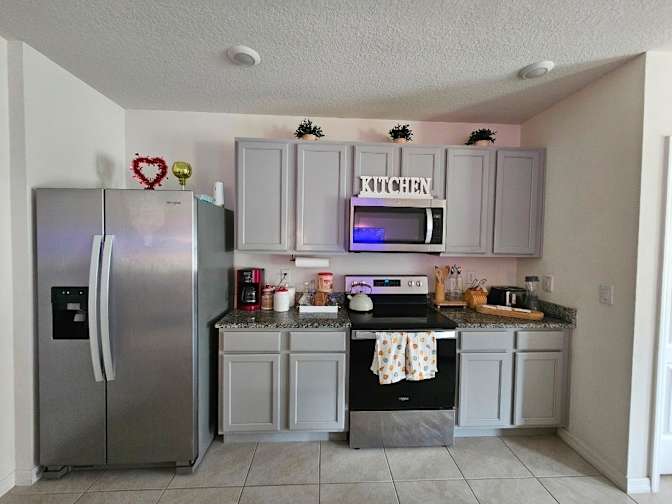 Yariel's room
