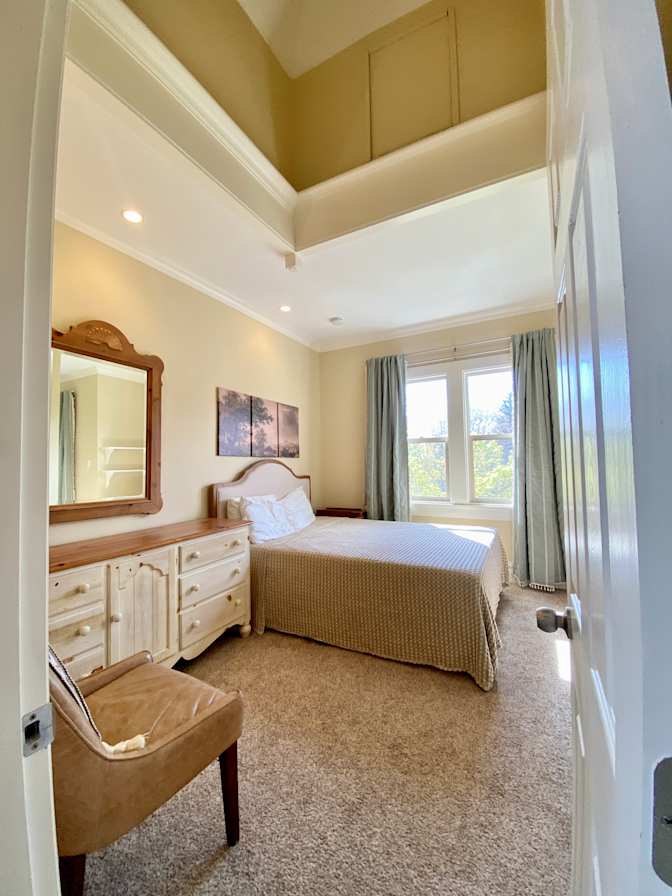 KC Cassily's room