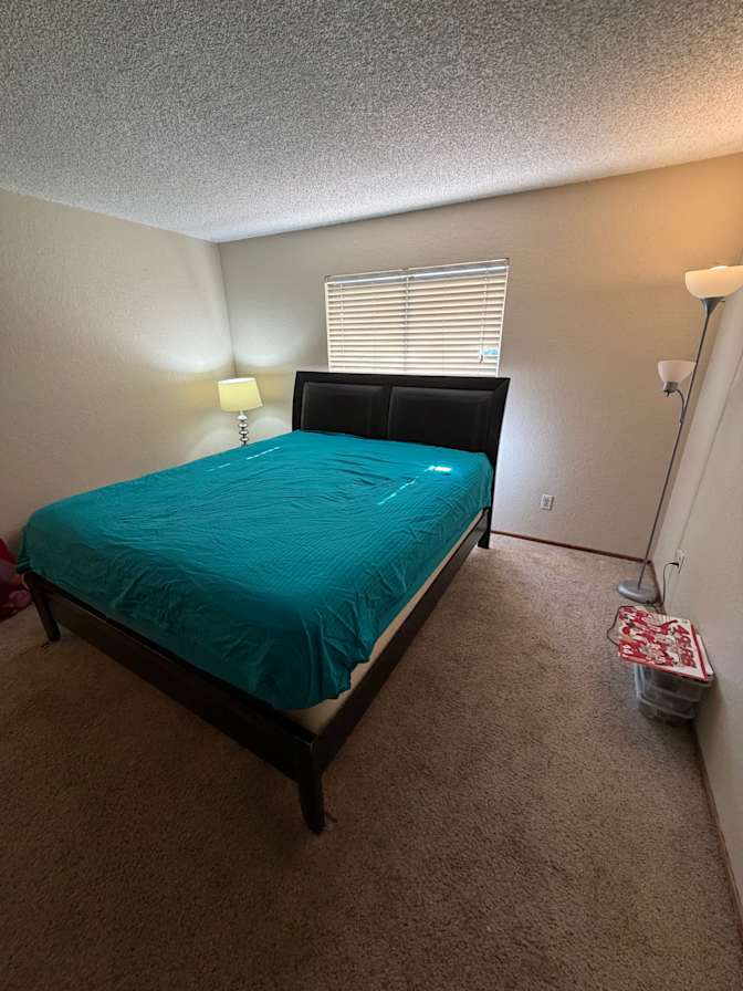 Carlos's room