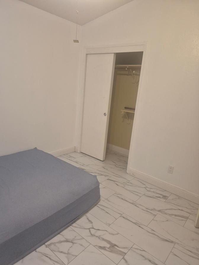 Dialay's room