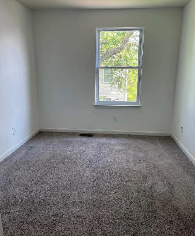 nikk halliday's room