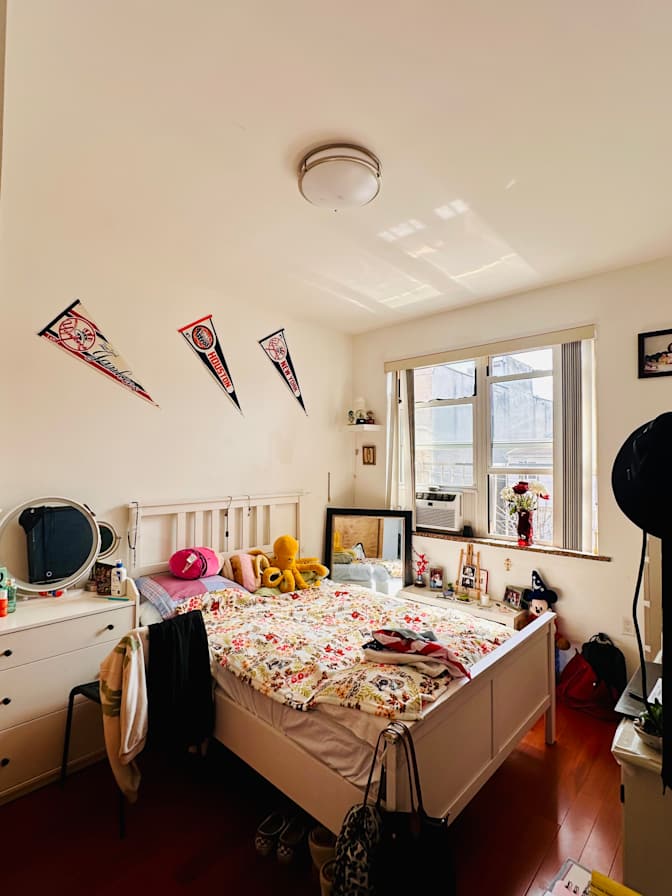 Samantha's room