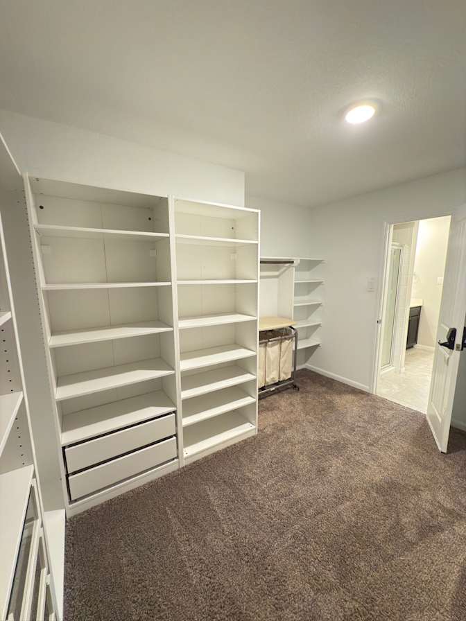MINH's room