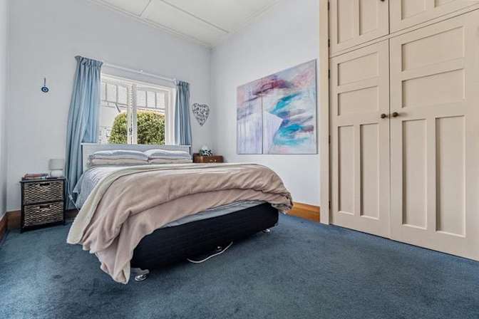 Jo's room