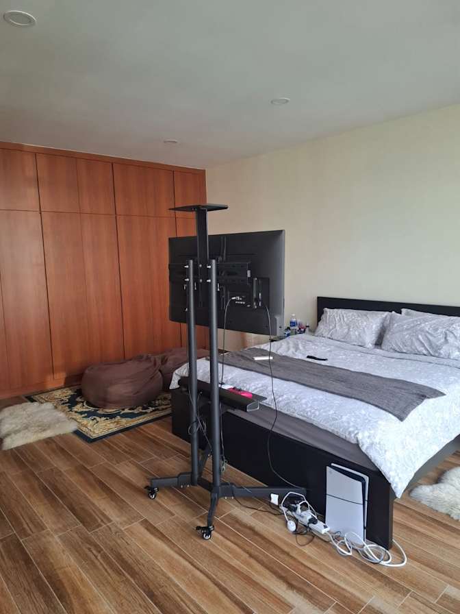 Alexis's room