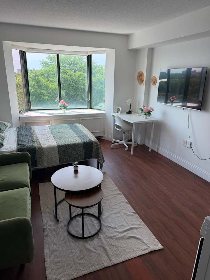 Meryem ikbal Yaman's room