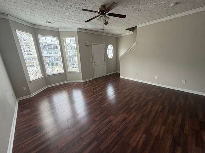 Alcove Rooms's room