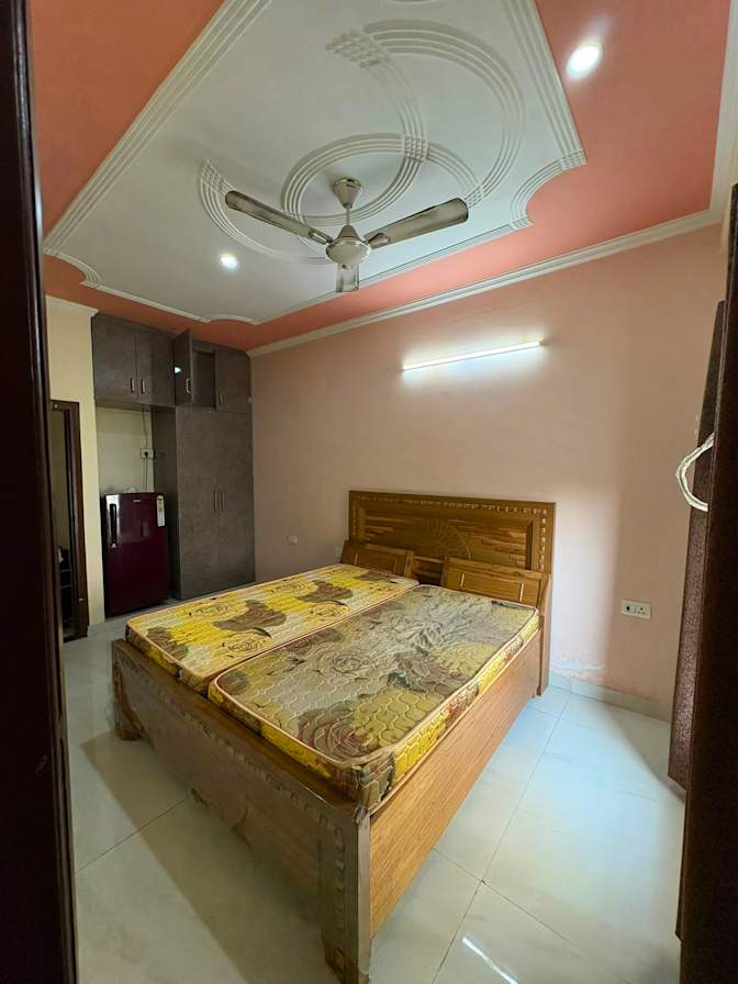 Divyanshi's room