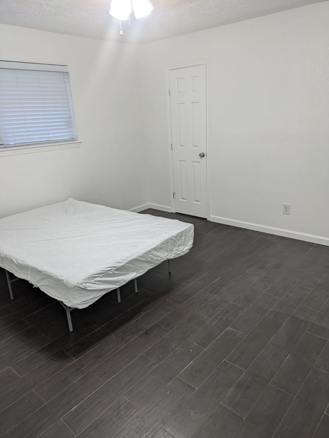 Autif's room