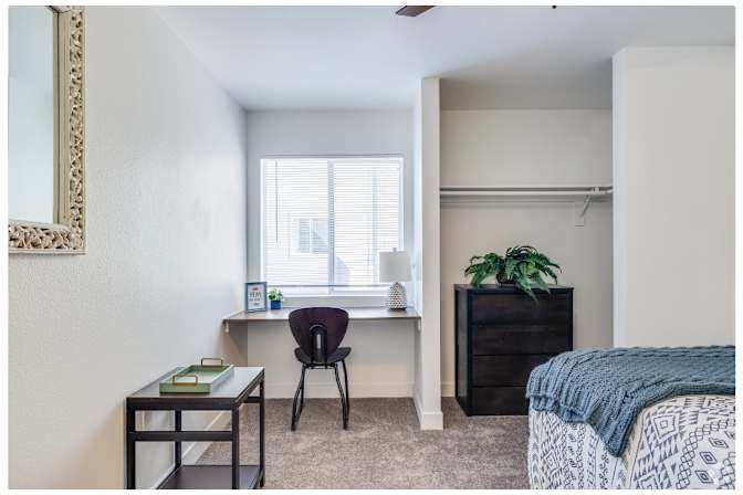 Highland Village Apartments's room