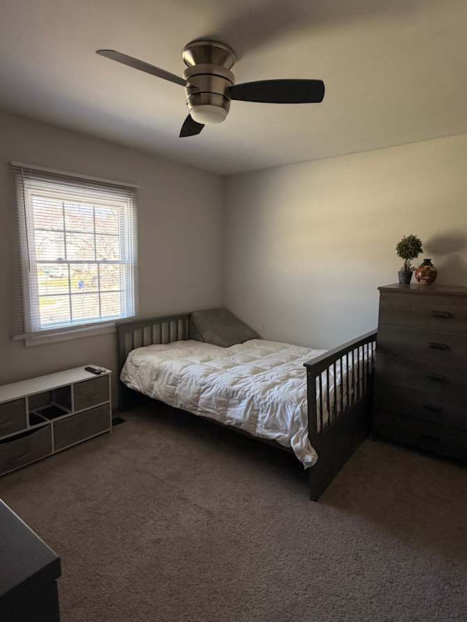 Andres's room